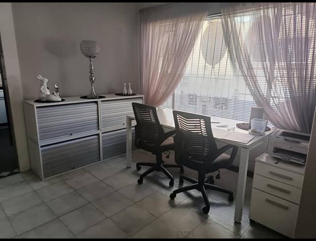 3 BEDROOM HOUSE FOR SALE IN SYMHURST